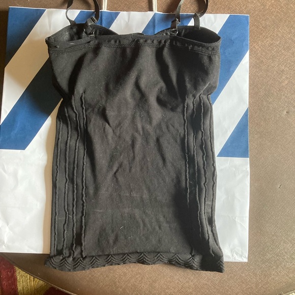 Guess Tank - Picture 5 of 5